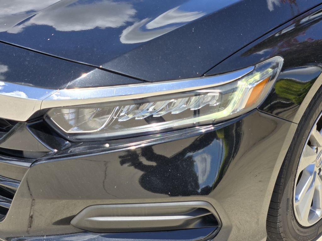 Used 2018 Black Honda LX image 5