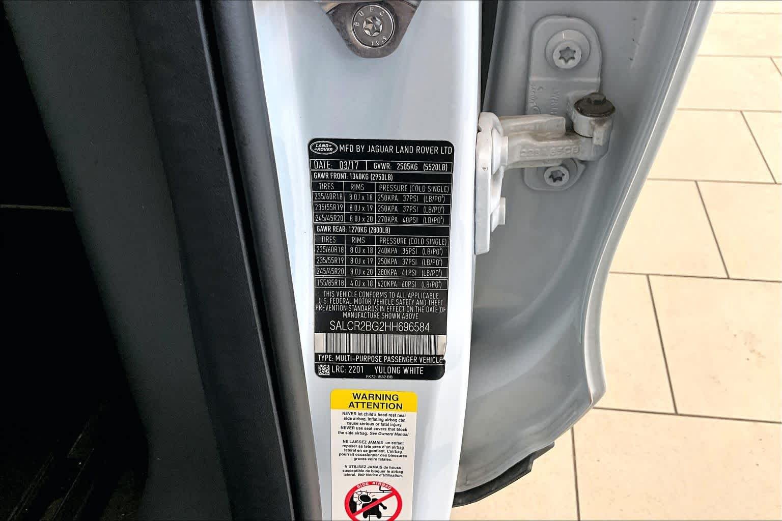 Used 2017 Fuji White Land Rover HSE image 31