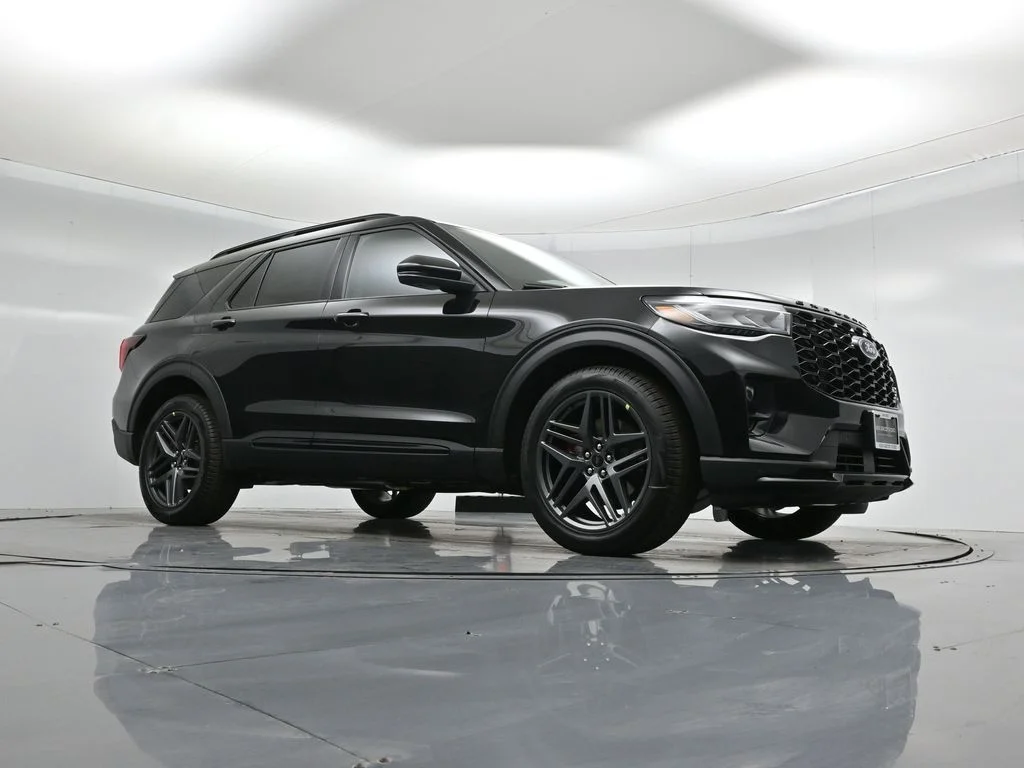 New 2026 Agate Black Metallic Ford ST image 3