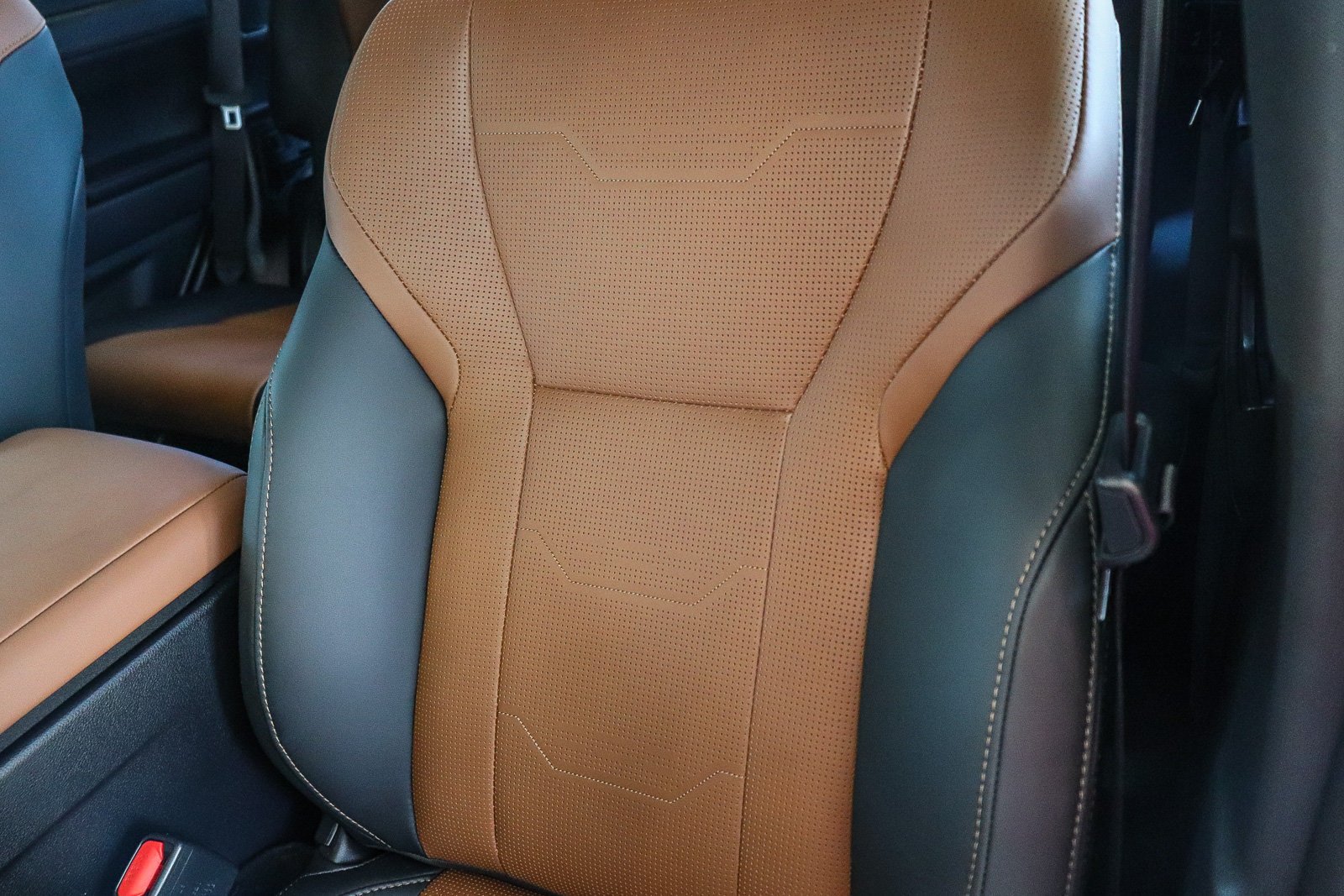 Certified Used 2026 White Lexus 550 Luxury image 20