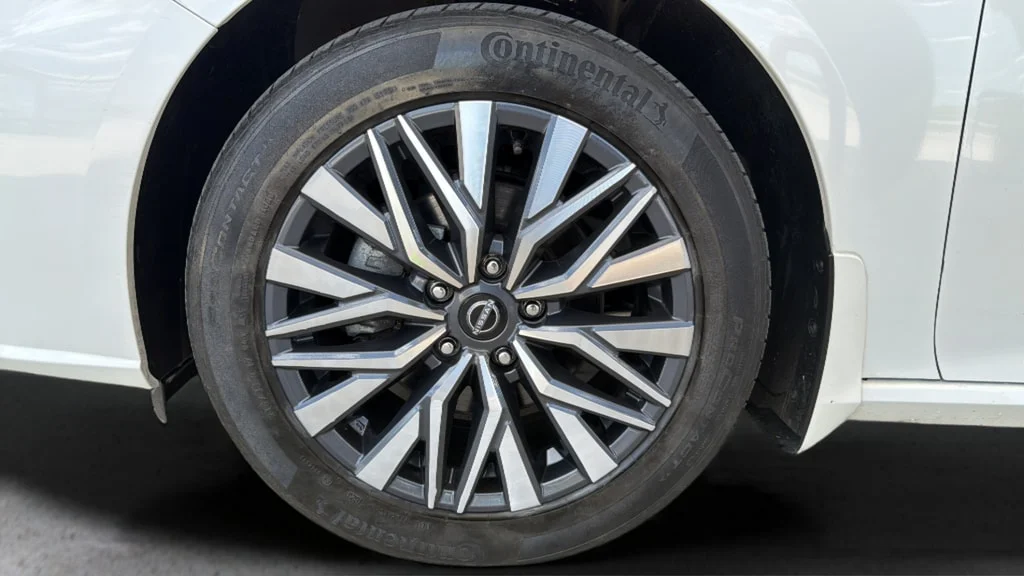 Certified Used 2023 Pearl White Tricoat Nissan 2.5 SV image 22