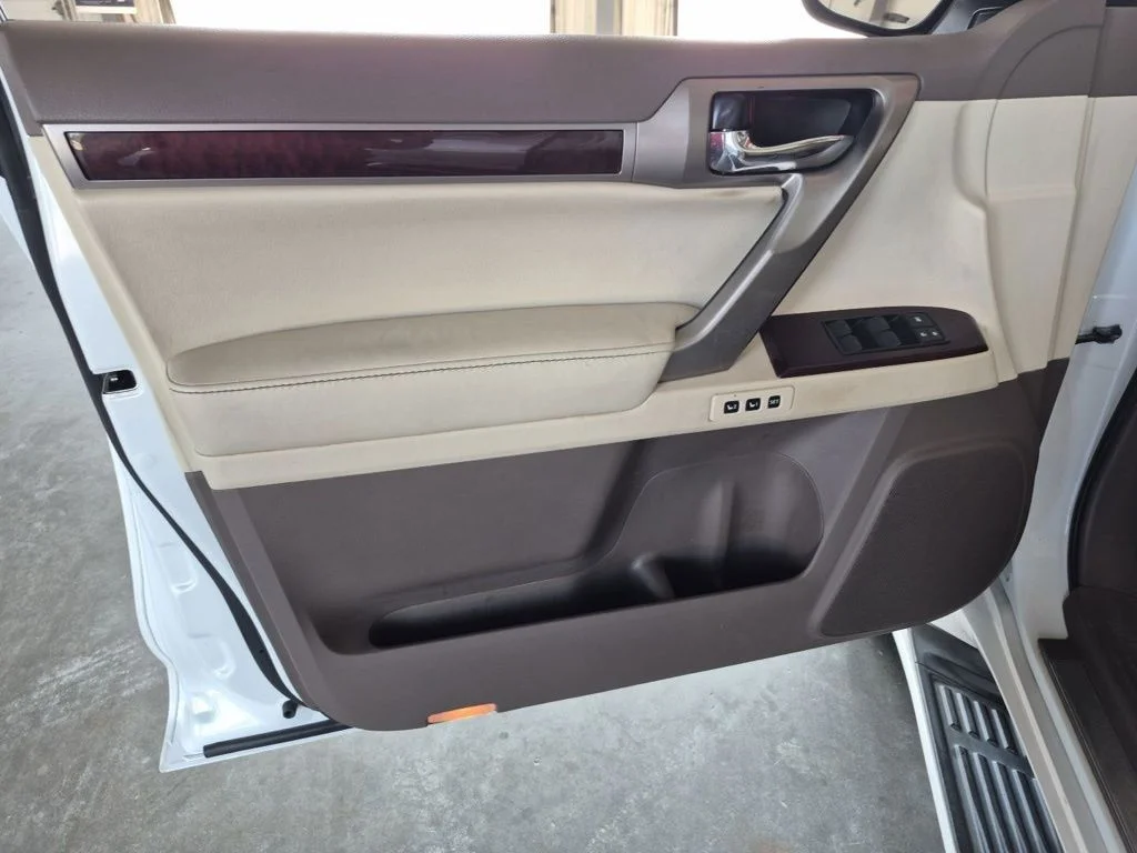 Used 2017  Lexus 460 image 19