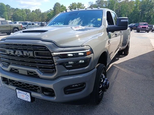 New 2026 Ceramic Gray Clear-Coat Exterior Paint RAM Laramie image 14