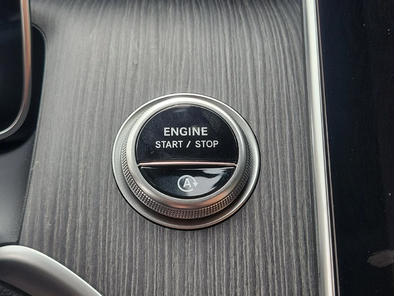New 2027 MANUFAKTUR exclusive graphite grey magno Mercedes-Benz GLC 300 image 17