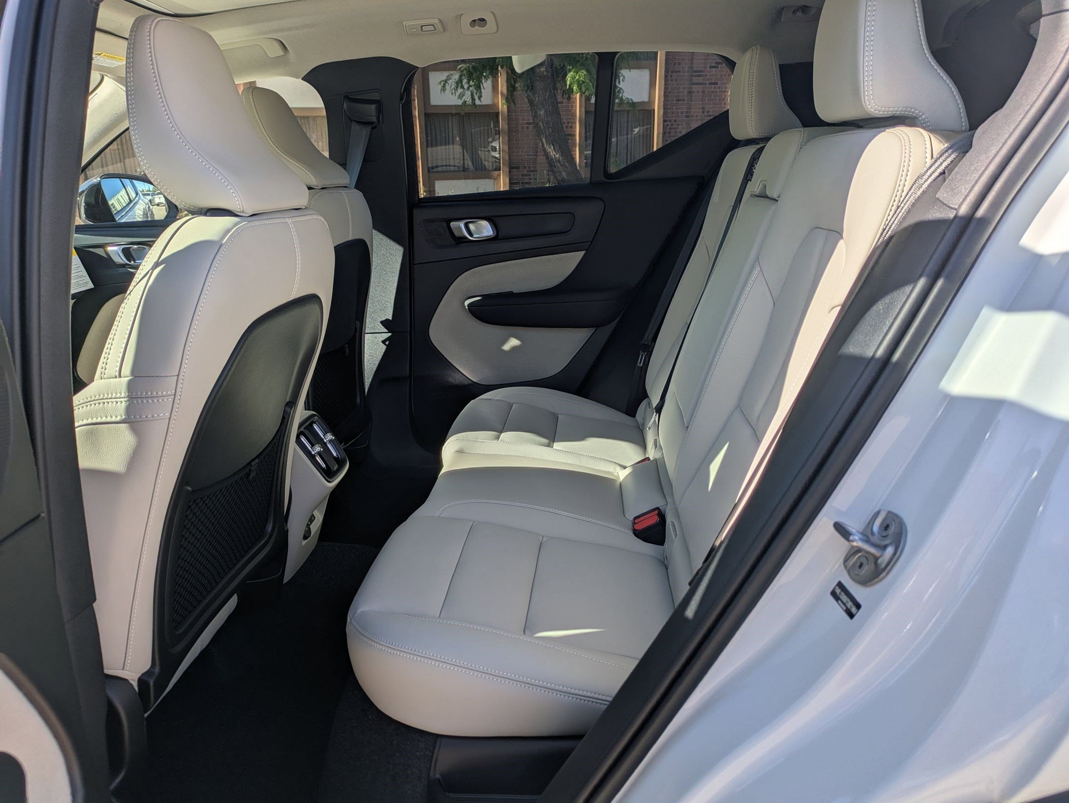 New 2026 Crystal White Volvo Plus image 15