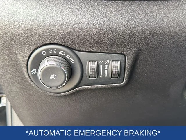 Used 2025 Black Jeep Latitude image 13