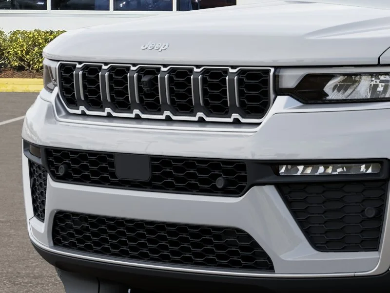 New 2026 Bright White Clear-Coat Exterior Paint Jeep Limited image 44