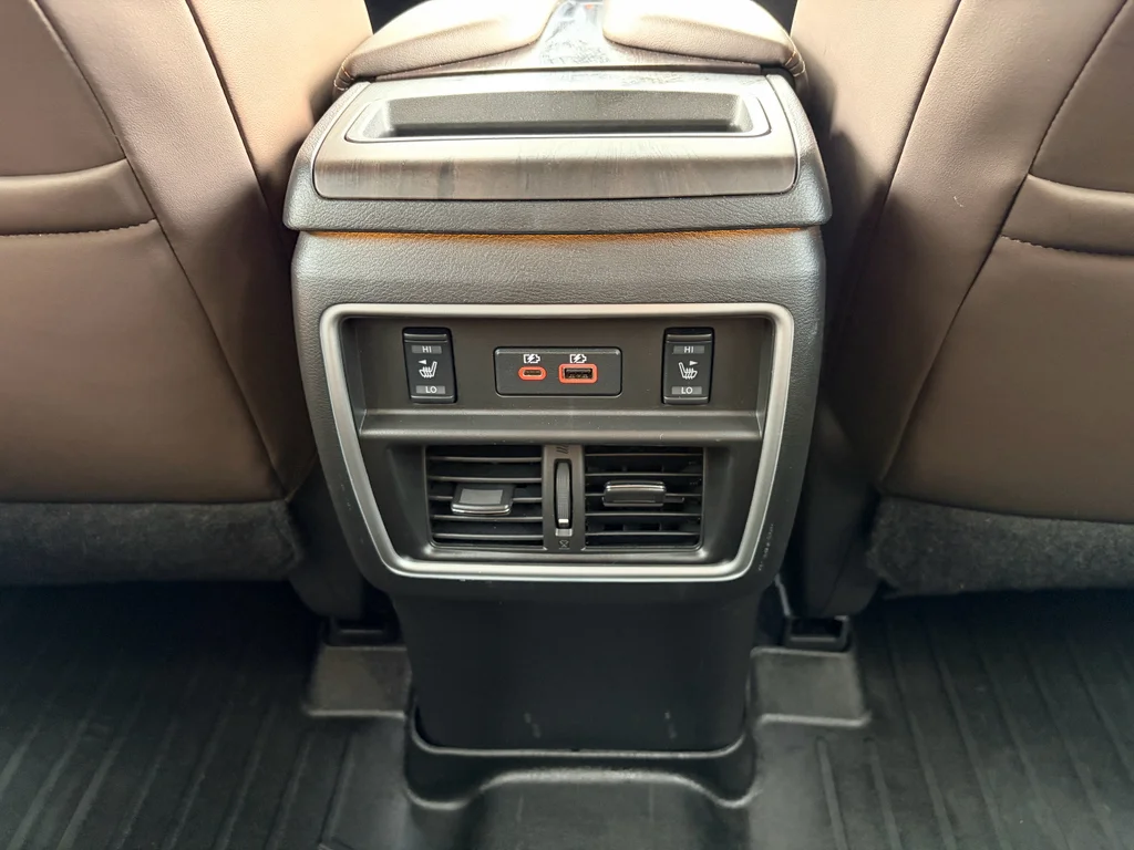 Used 2021 Pearl White Tricoat Nissan Platinum image 26