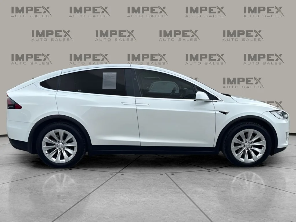 Used 2019  Tesla 100D image 6