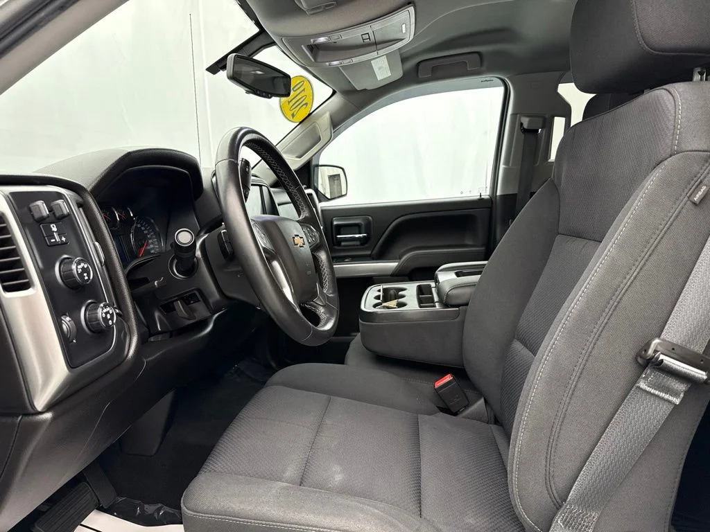 Used 2019 Silver Chevrolet LT image 16