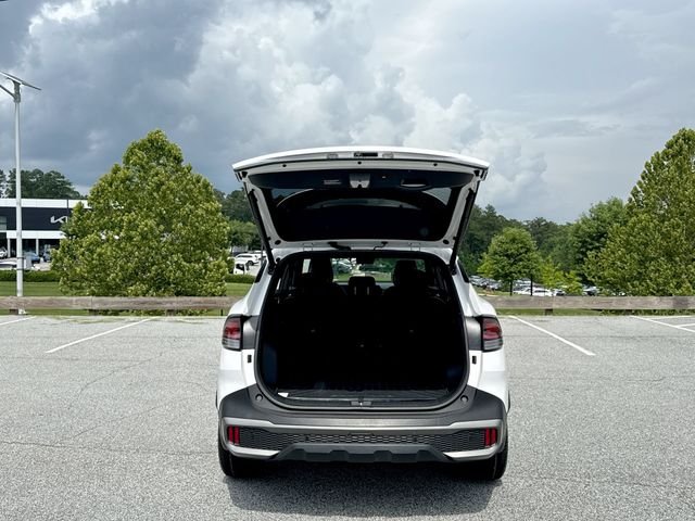 Used 2024 White Kia X-Line image 24