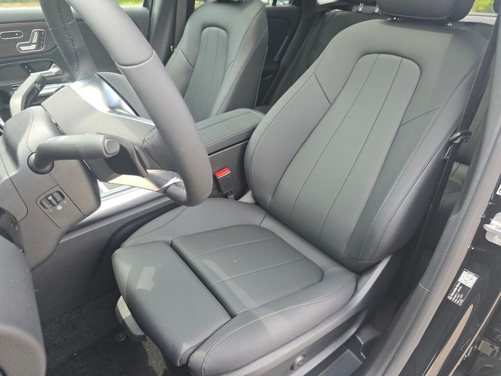 New 2026 Cosmos Black Metallic Mercedes-Benz GLA 250 image 24