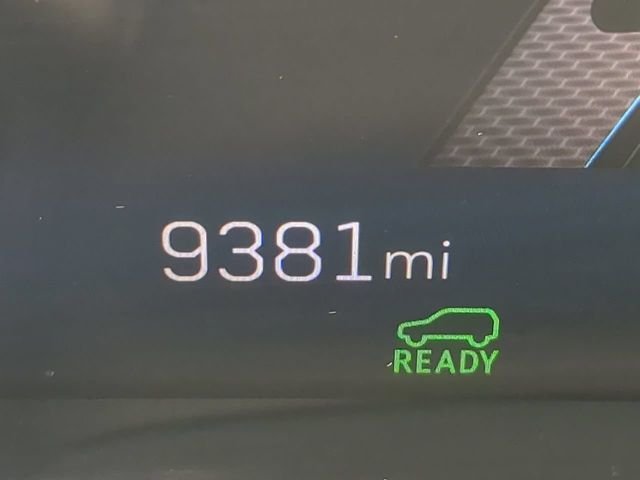 Used 2024 Silver Cadillac Sport image 34