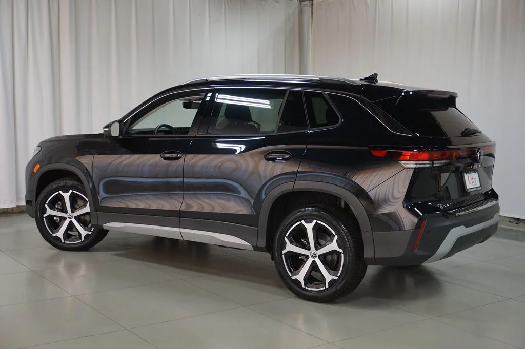 New 2026 Deep Black Volkswagen 2.0T SE image 8