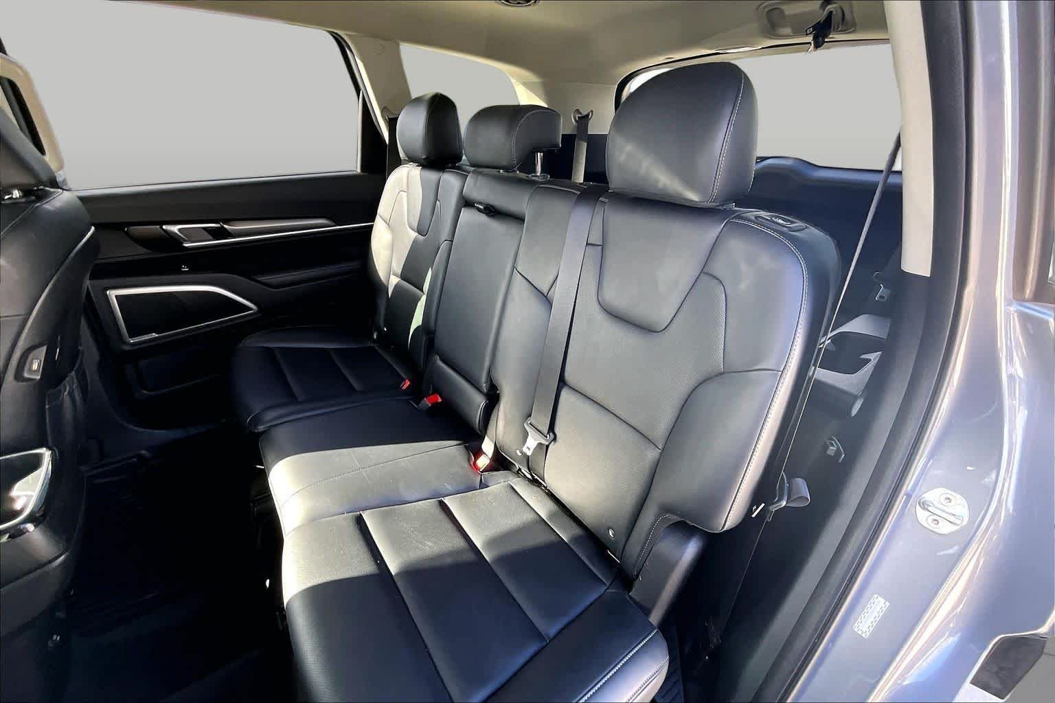 Used 2022 Everlasting Silver Kia LX image 18