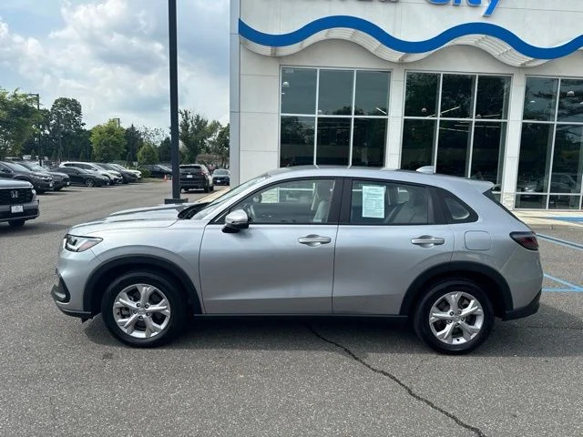Certified Used 2023 Lunar Silver Metallic Honda LX image 5