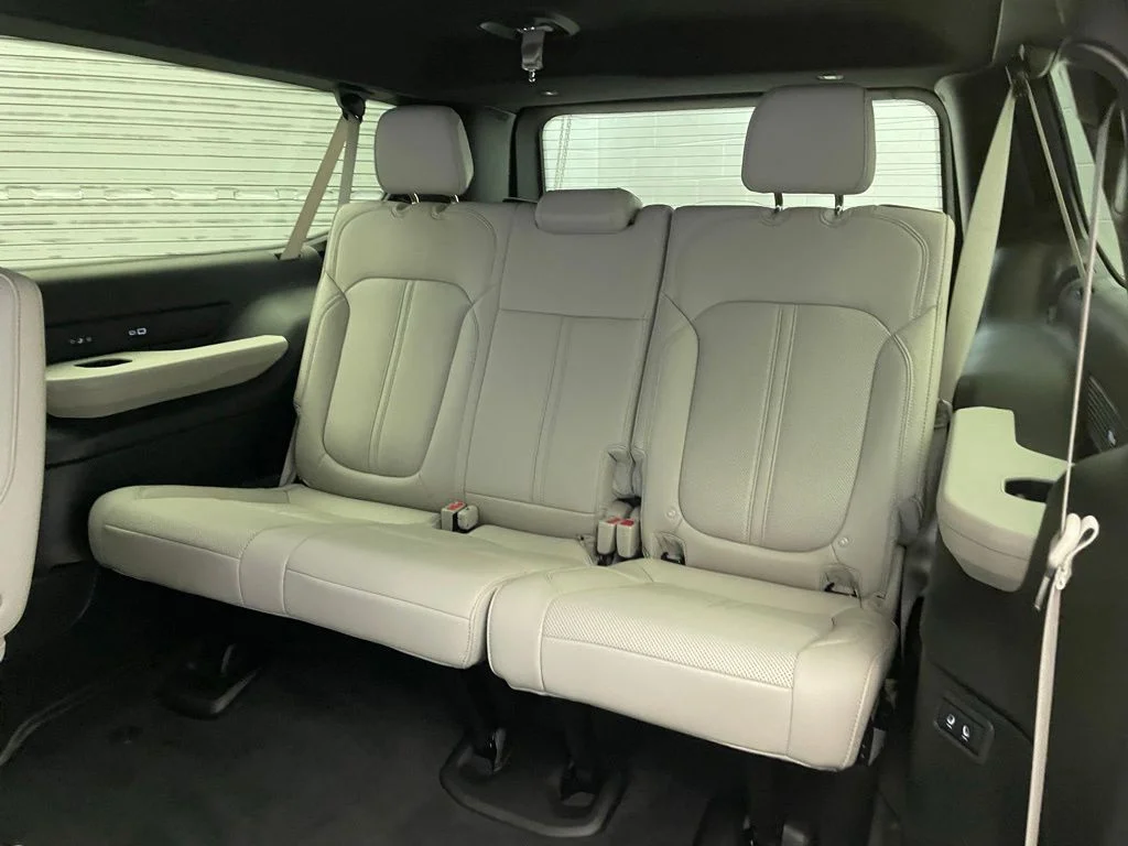 New 2026 White Jeep  image 19
