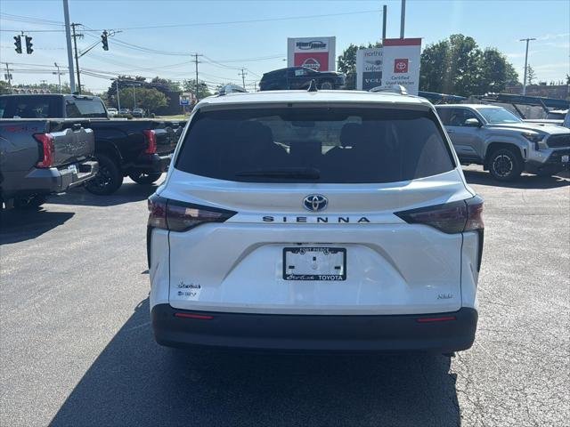 Certified Used 2025 WIND CHILL PEARL Toyota  image 5
