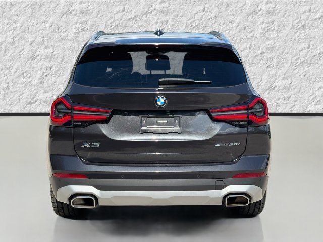 Used 2022 Dark Graphite Metallic BMW sDrive30i image 4