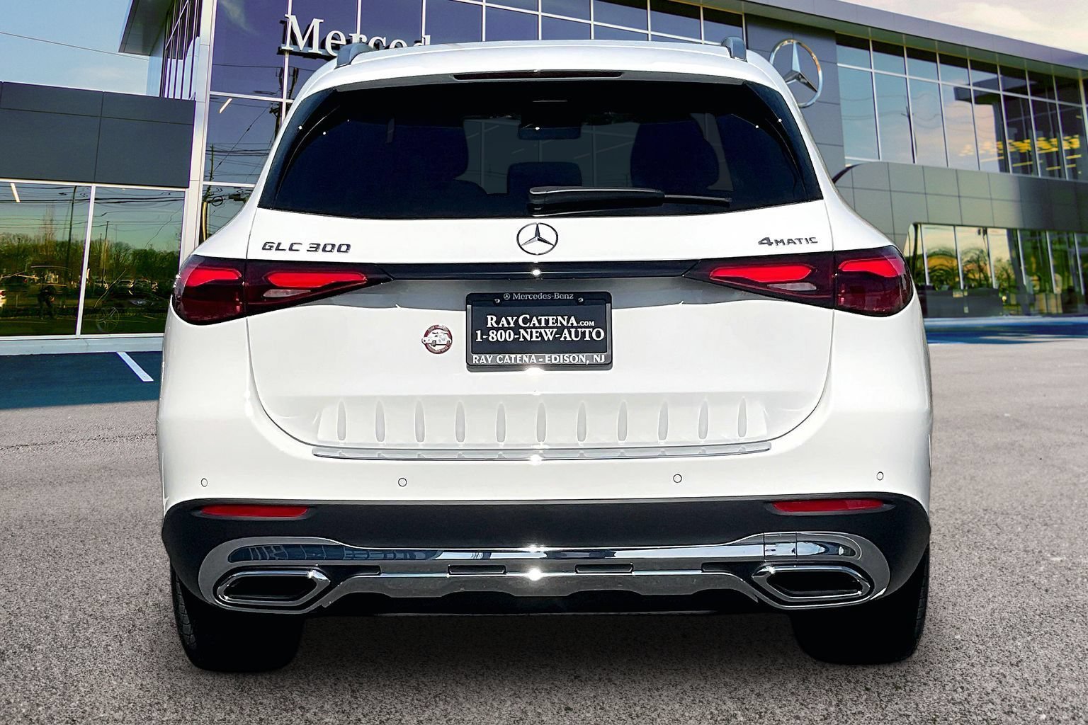 New 2026 Polar White Mercedes-Benz GLC 300 image 17