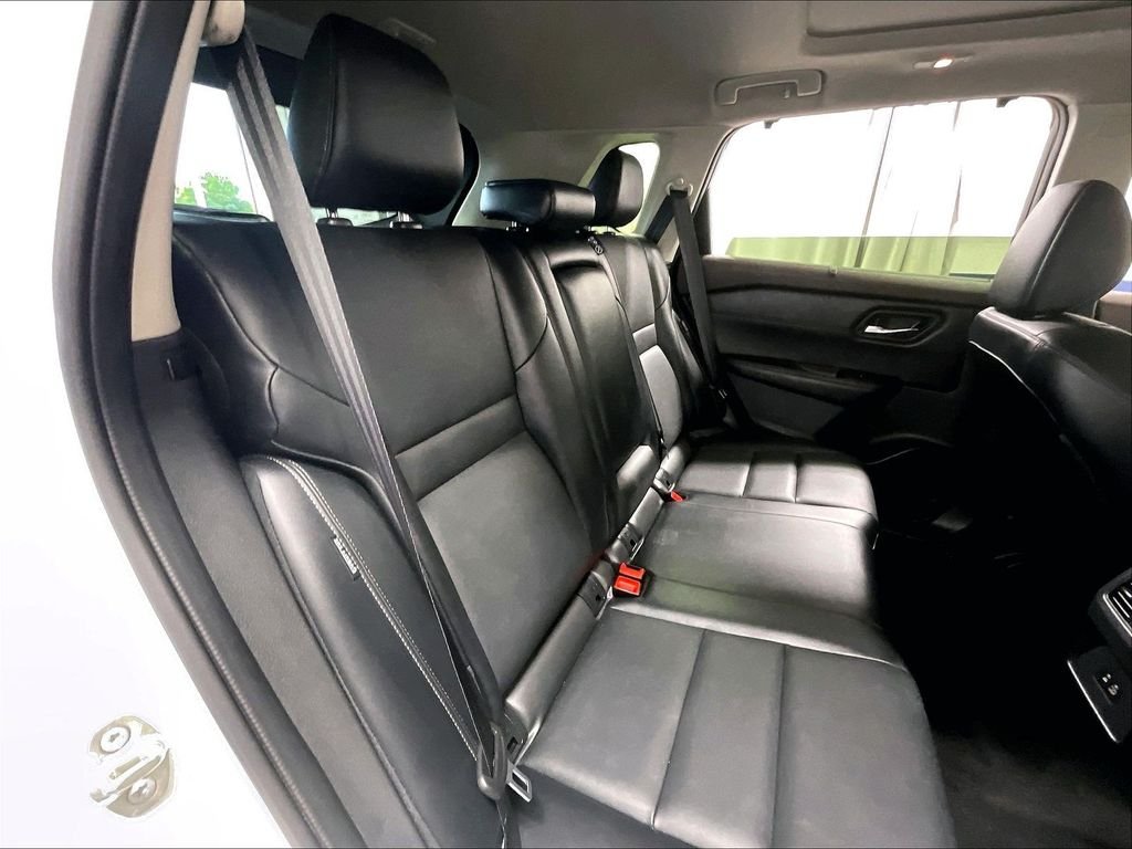 Used 2023 White Nissan SV image 16