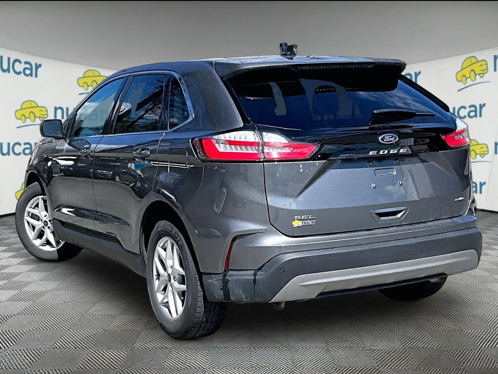 Used 2024 Gray Metallic Ford SEL image 4