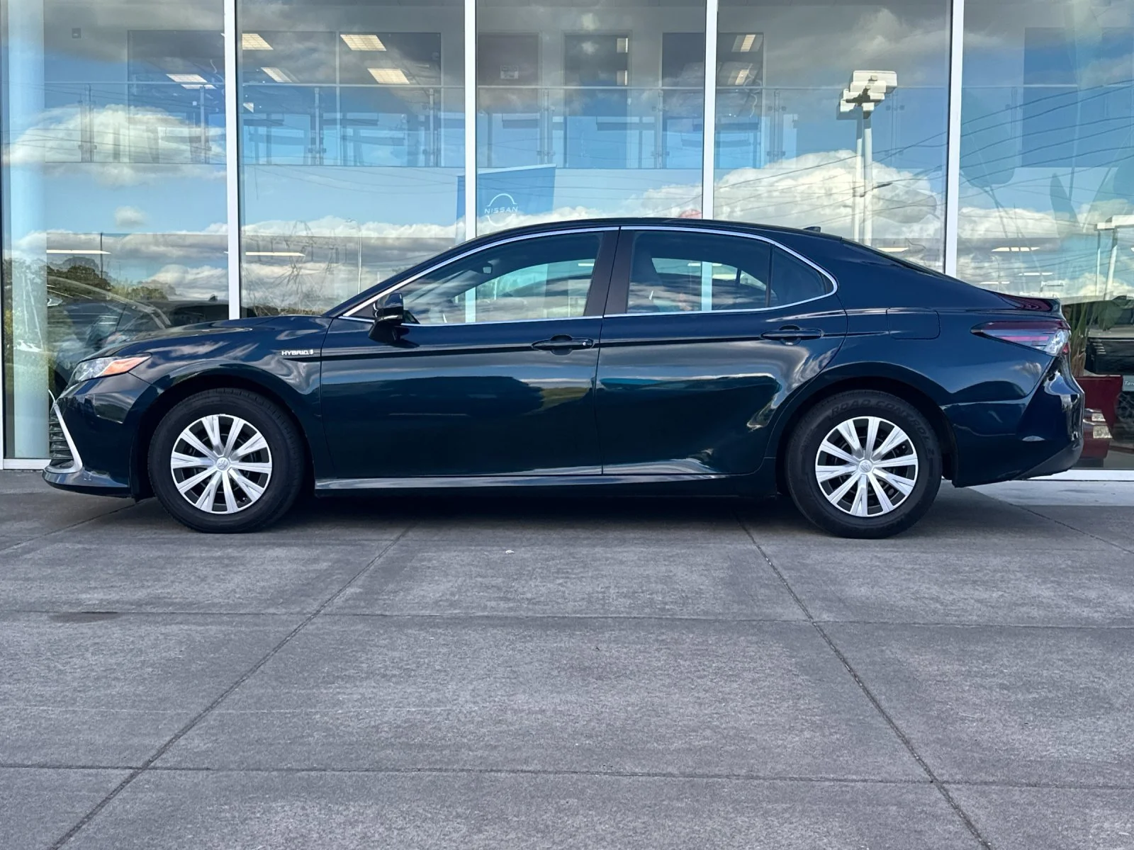 Used 2021 Aqua Toyota LE image 7