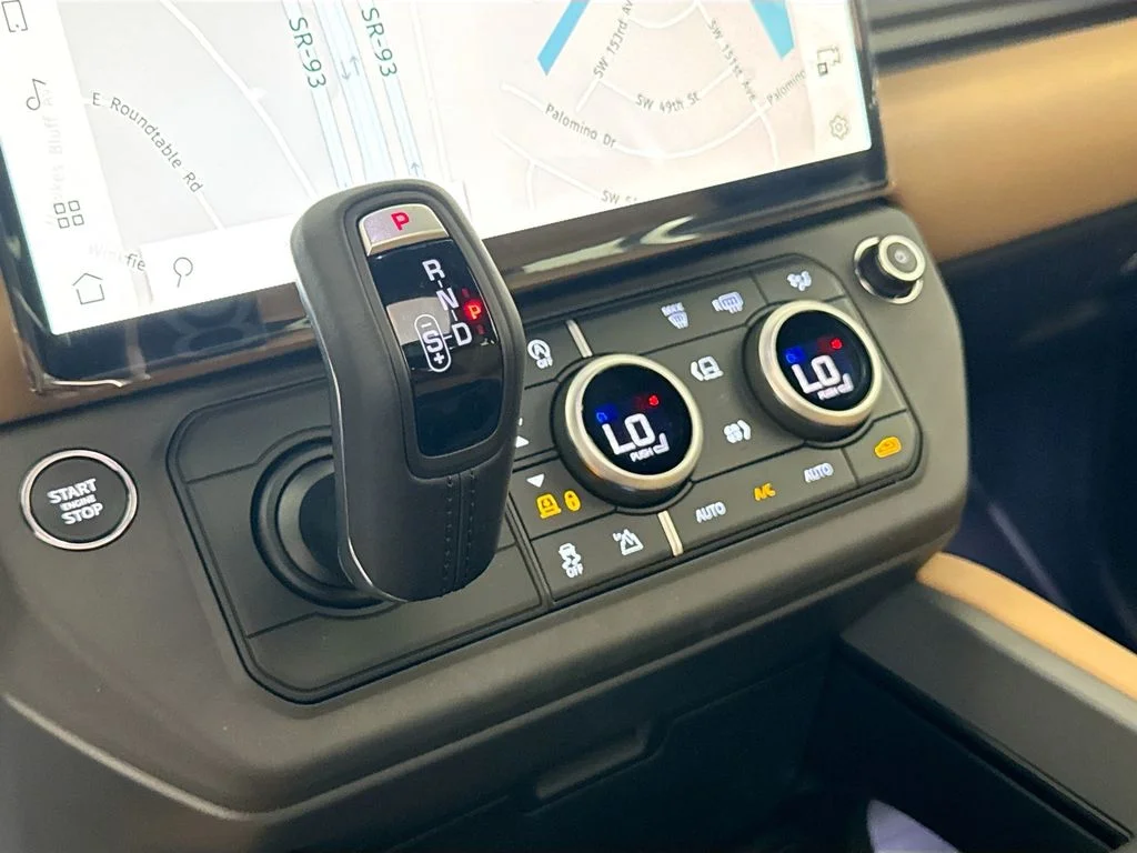 New 2026 Borasco Grey Land Rover X-Dynamic SE image 17