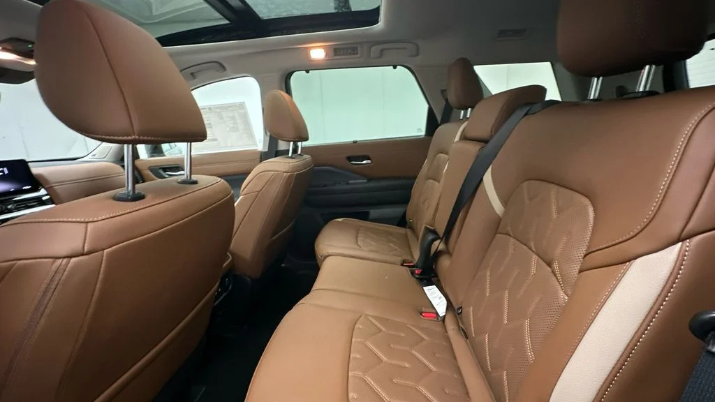 New 2026 Gray Nissan Platinum image 10