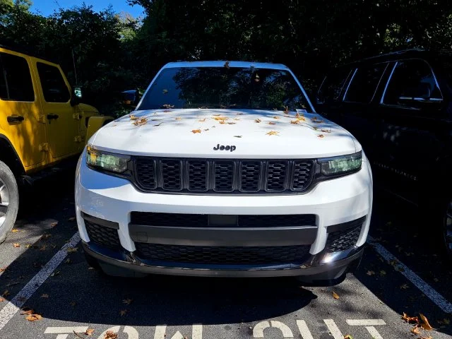 Used 2021 White Jeep Altitude image 2