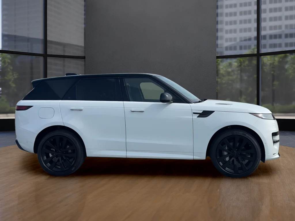New 2026 White Land Rover Dynamic SE image 4