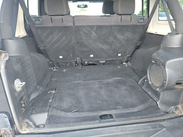 Used 2013 Black Jeep Unlimited Sahara image 12