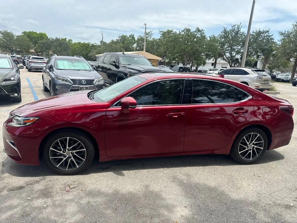 Used 2017 Red Lexus 350 image 4