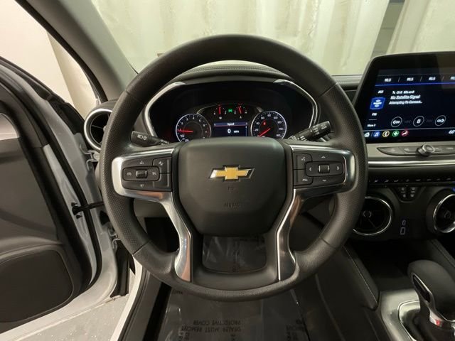 Used 2025 White Chevrolet LT image 11