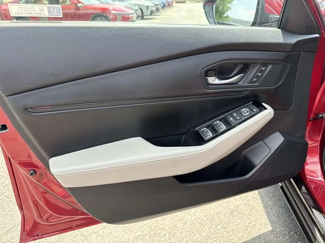 Used 2024 Red Honda Touring image 26