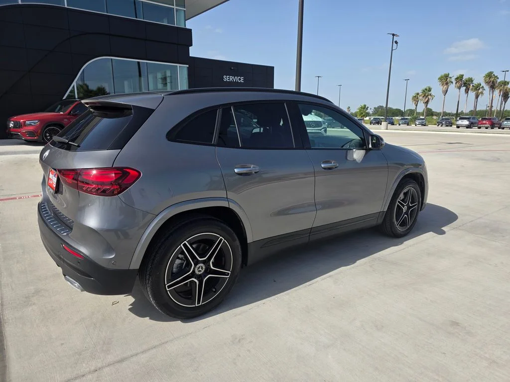 Used 2025 Black Mercedes-Benz GLA 250 image 8
