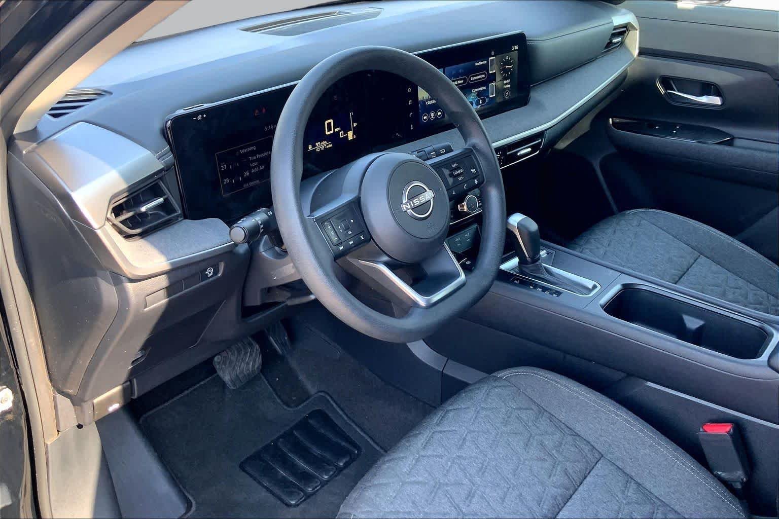Used 2025 Super Black Nissan SV image 18