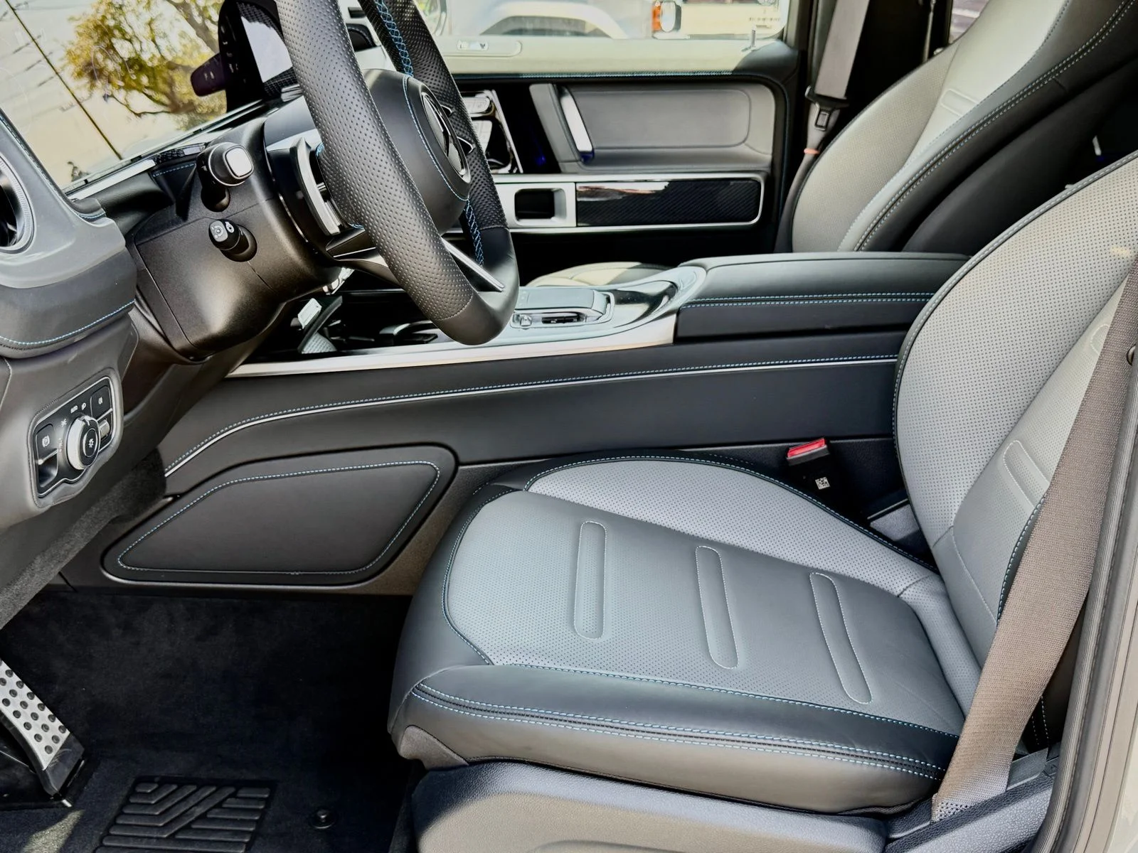 2025 Mercedes-Benz G-Class G580 - Photo 17