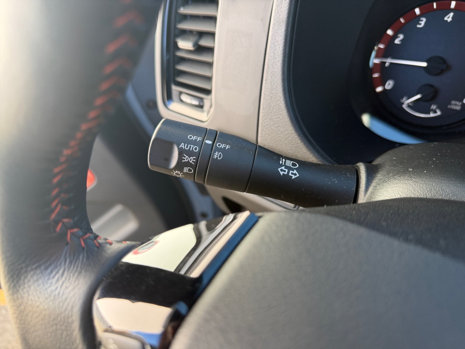 Used 2024 Boulder Gray Pearl Nissan PRO-4X image 13