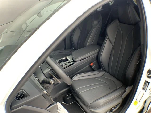 2026 Lexus NX PHEV 450h+ - Photo 11
