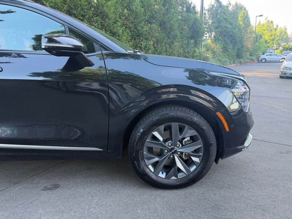 Used 2023 Fusion Black Kia SX-Prestige image 2