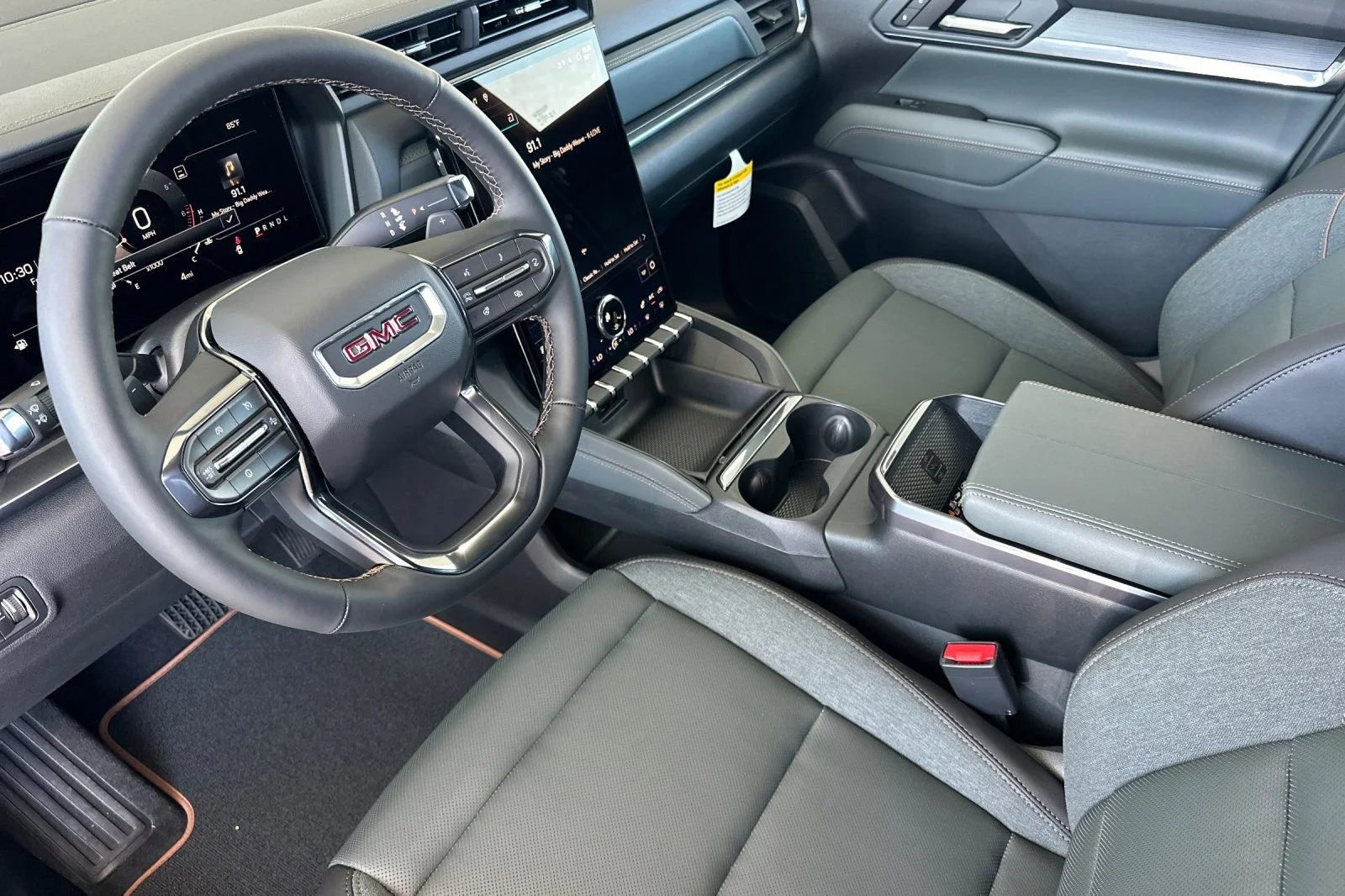 2026 GMC Terrain AT4 - Photo 8