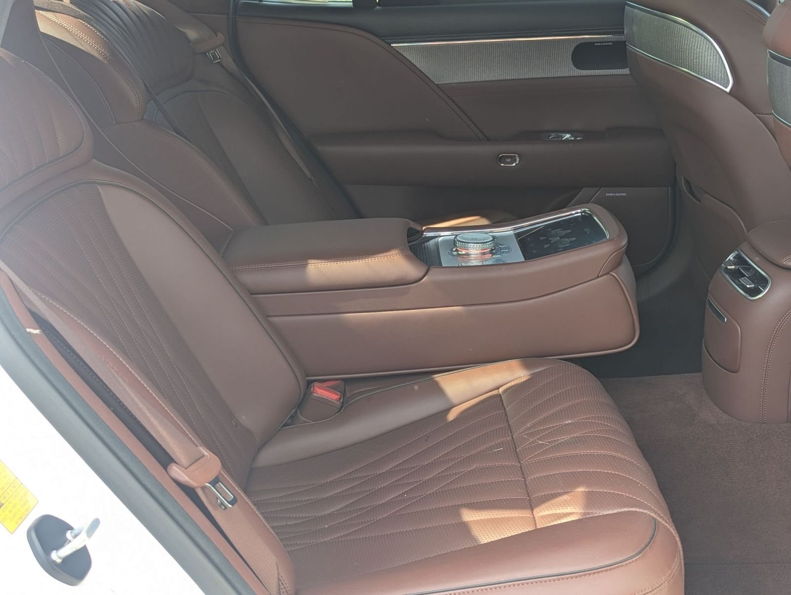 Used 2023 White Genesis 3.5T image 19