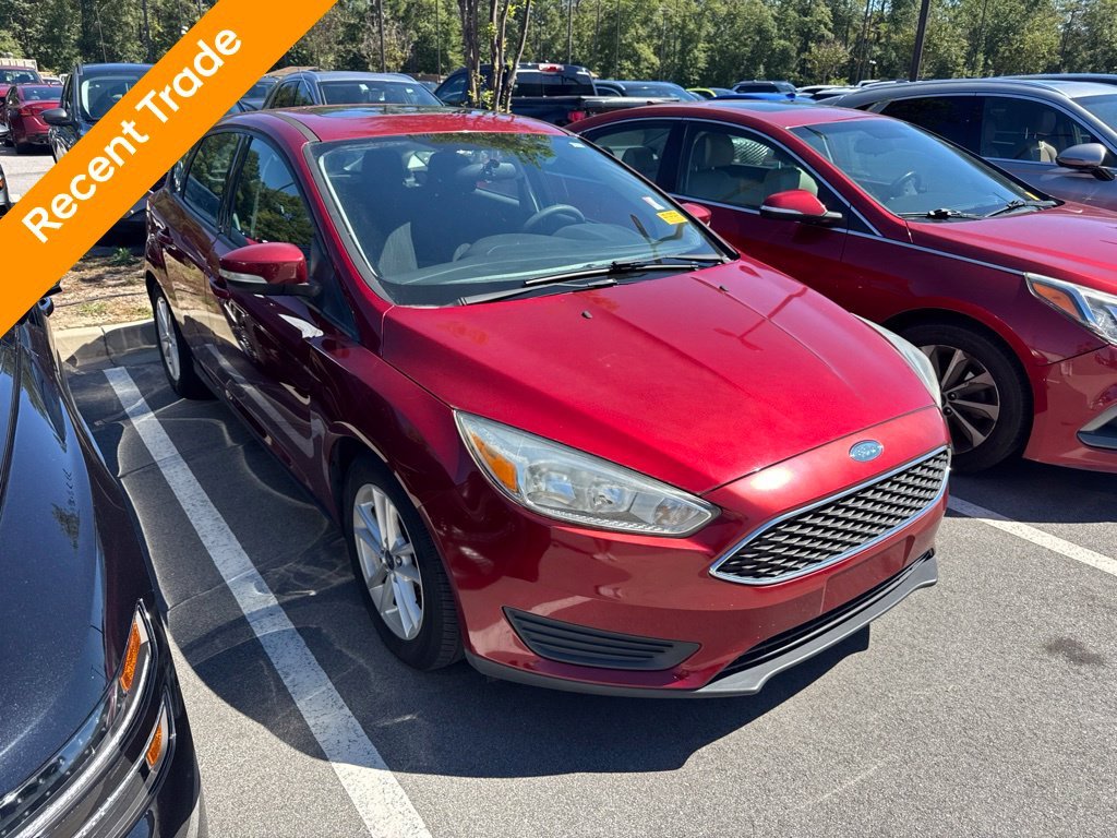 Used 2016 Red Ford SE image 2