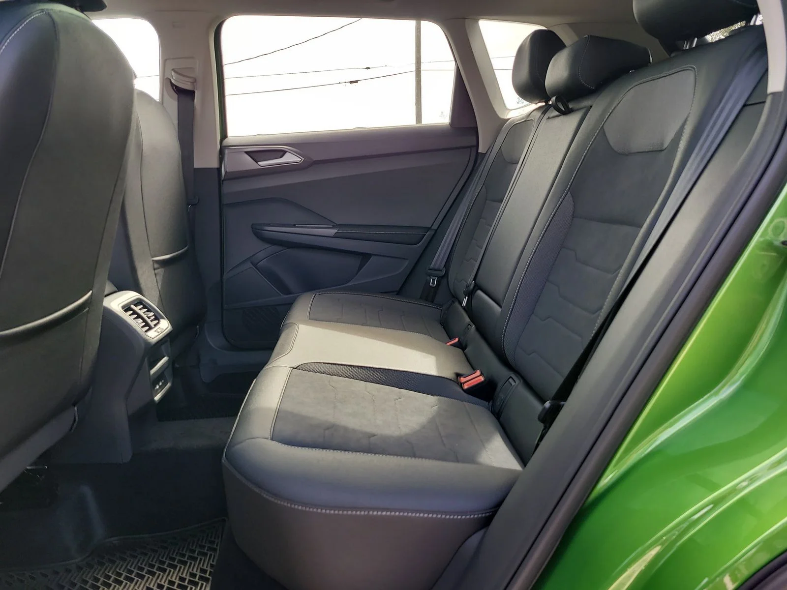 New 2026 Bright Moss Green W/Deep Black Roof Volkswagen 1.5T SE Black image 12