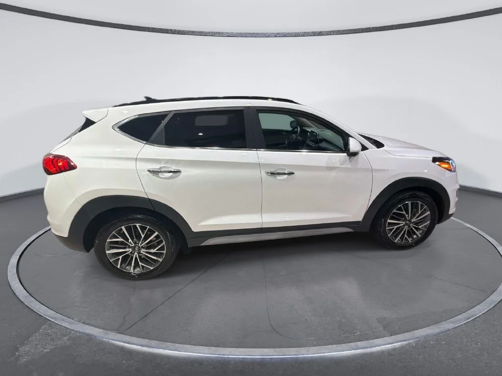 Used 2021 White Hyundai Ultimate image 8