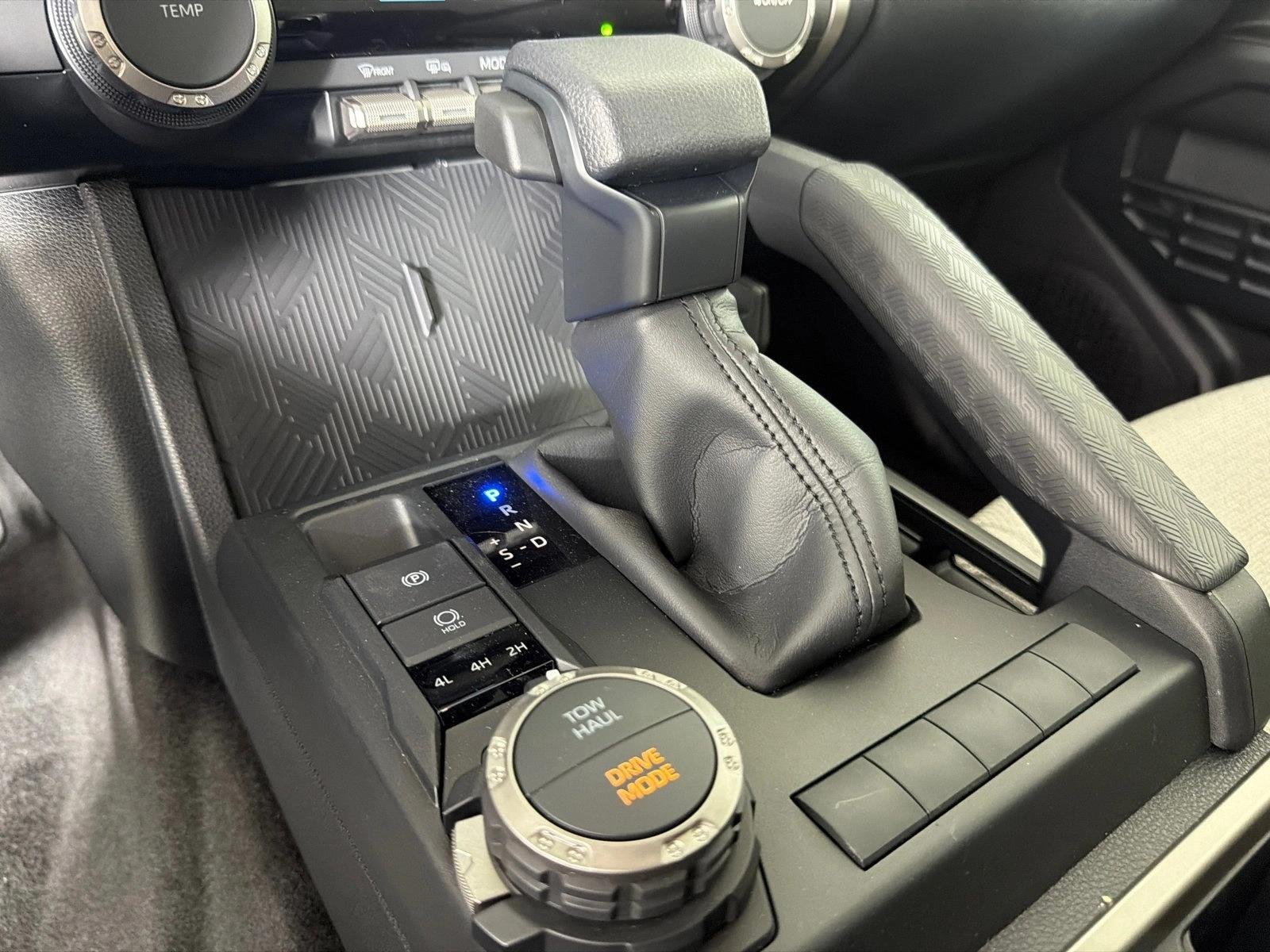 Used 2025 Ice Cap Toyota SR5 image 30