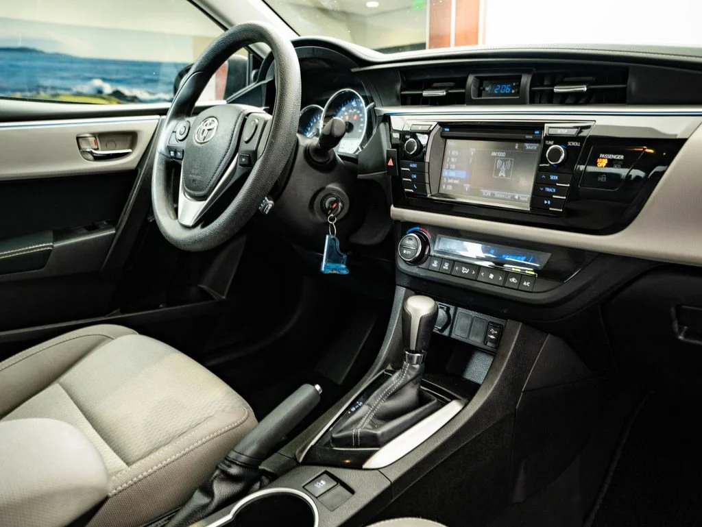 Used 2015 Slate Metallic Toyota LE image 47