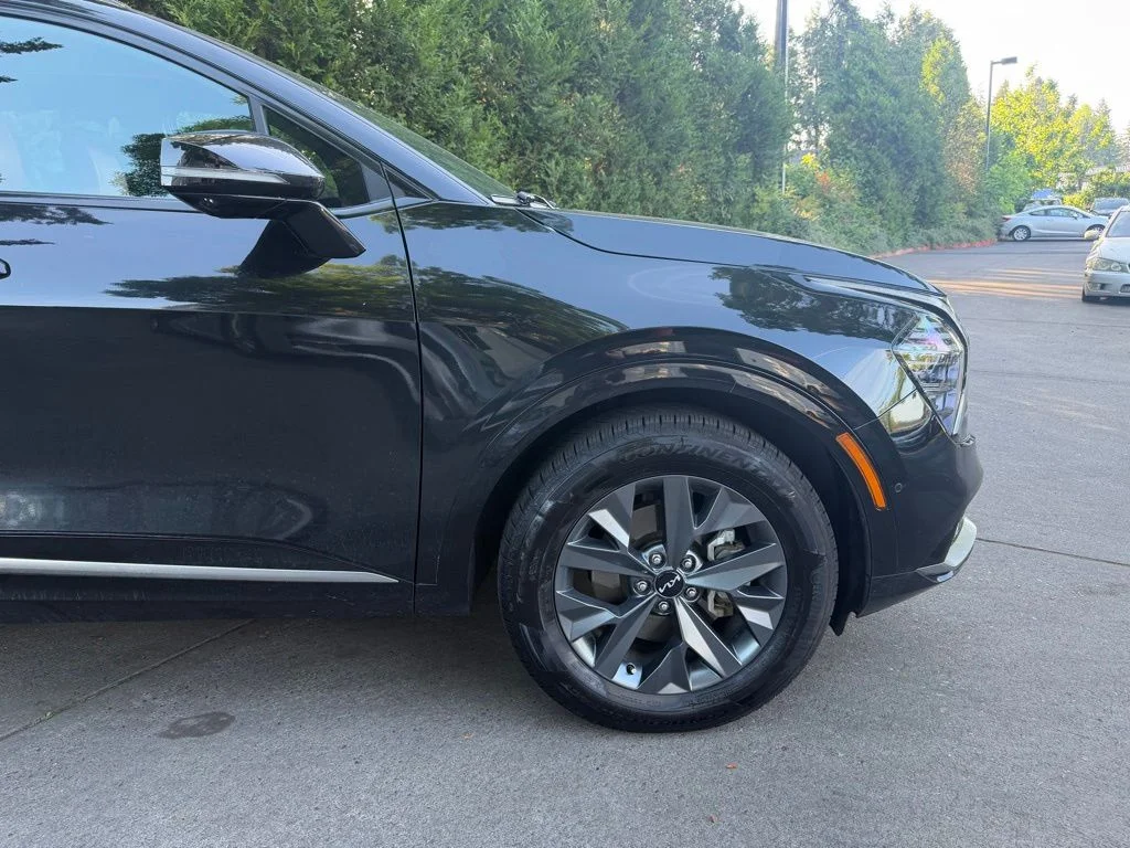 Used 2023 Fusion Black Kia SX-Prestige image 3
