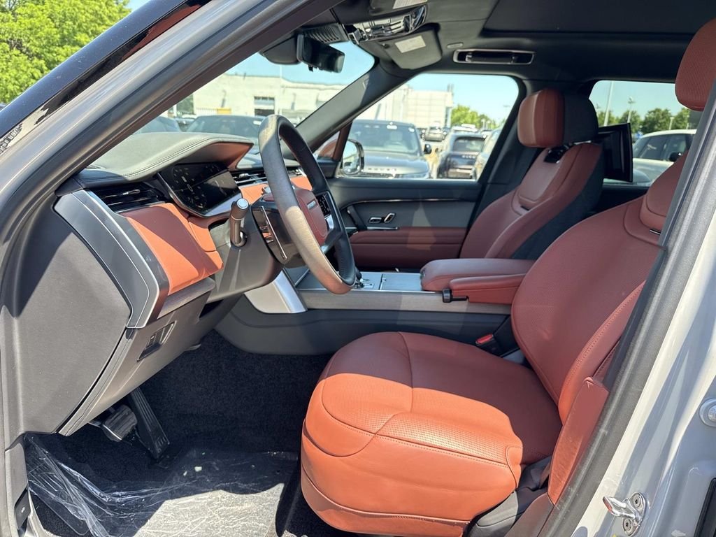 New 2026 Borasco Grey Land Rover SV Signature Suite image 18